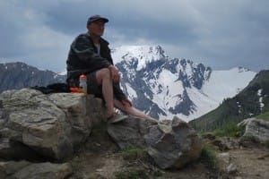 Browny waits for the riders at the top of the Col du Var