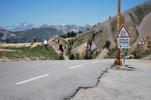 Dead heat on the Col d'Izzord